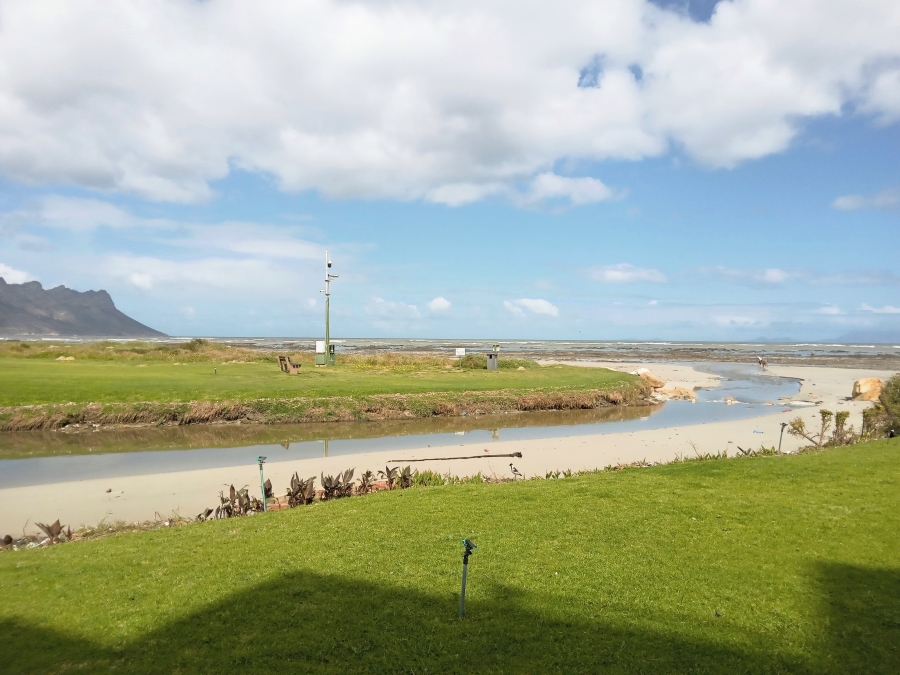 To Let 4 Bedroom Property for Rent in Greenways Golf Estate Western Cape